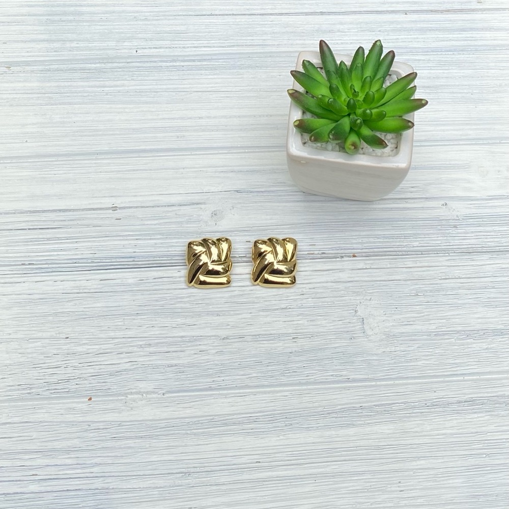 VTG Clip on earrings